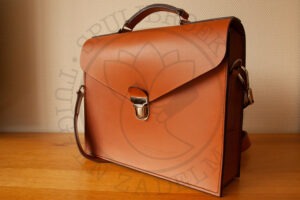 Aktetas tuigleer cognac schoudertas