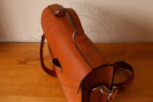 Aktetas tuigleer cognac schoudertas