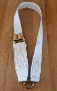 Bandolier bandelier voor trommel wit splitleder chroom gelooid